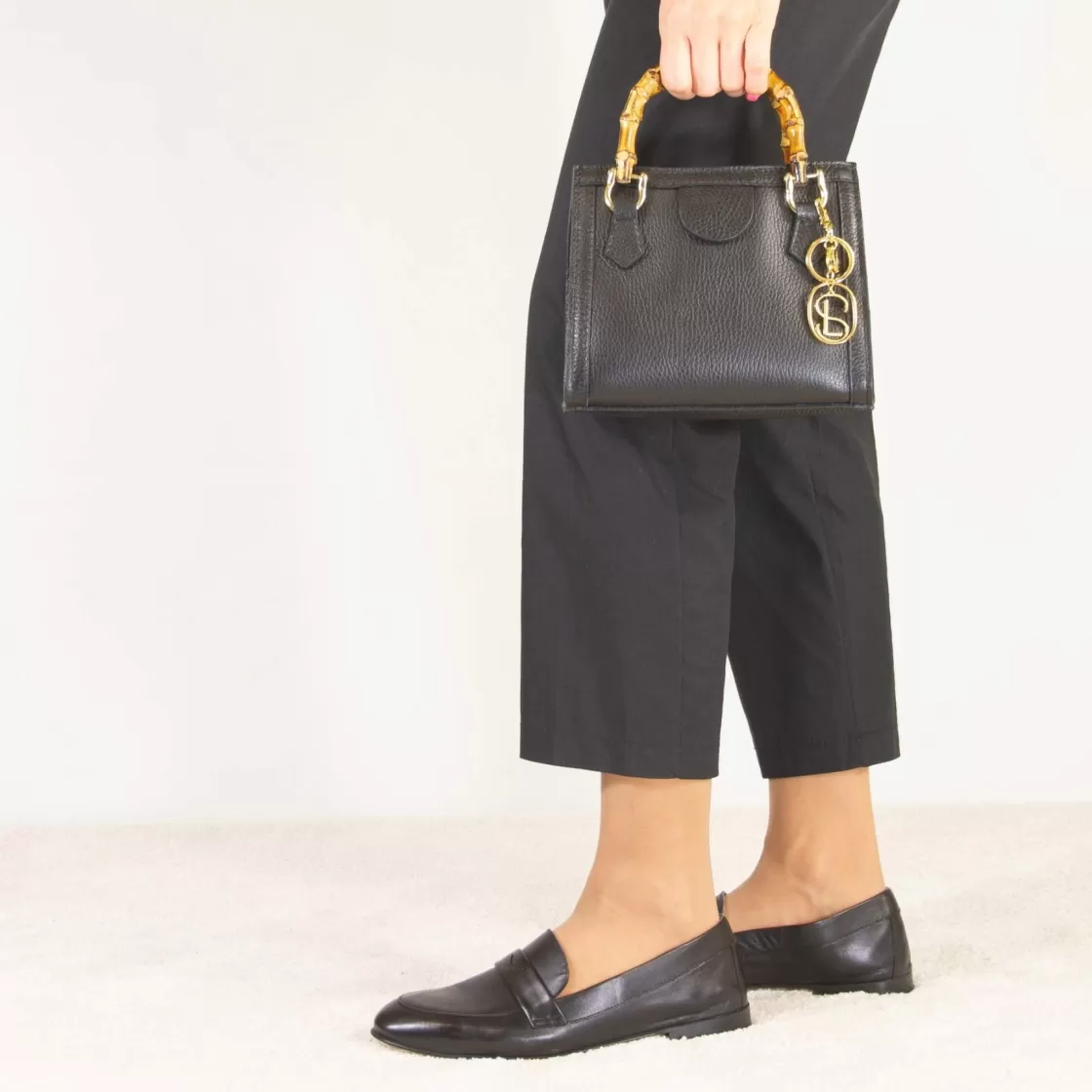 Shop Leonardo Shoes Borsetta Mini Bamboo Da Donna In Pelle Colore Con Manici In Legno E Tracolla Nero