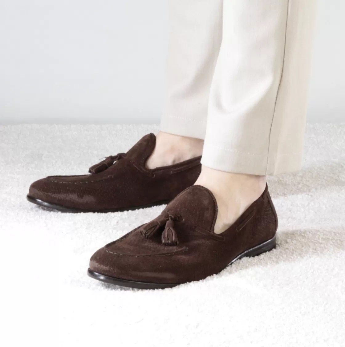 Shop Leonardo Shoes Mocassino In Pelle Scamosciata Fatto A Mano Con Nappine Colore Marrone Marrone Scuro
